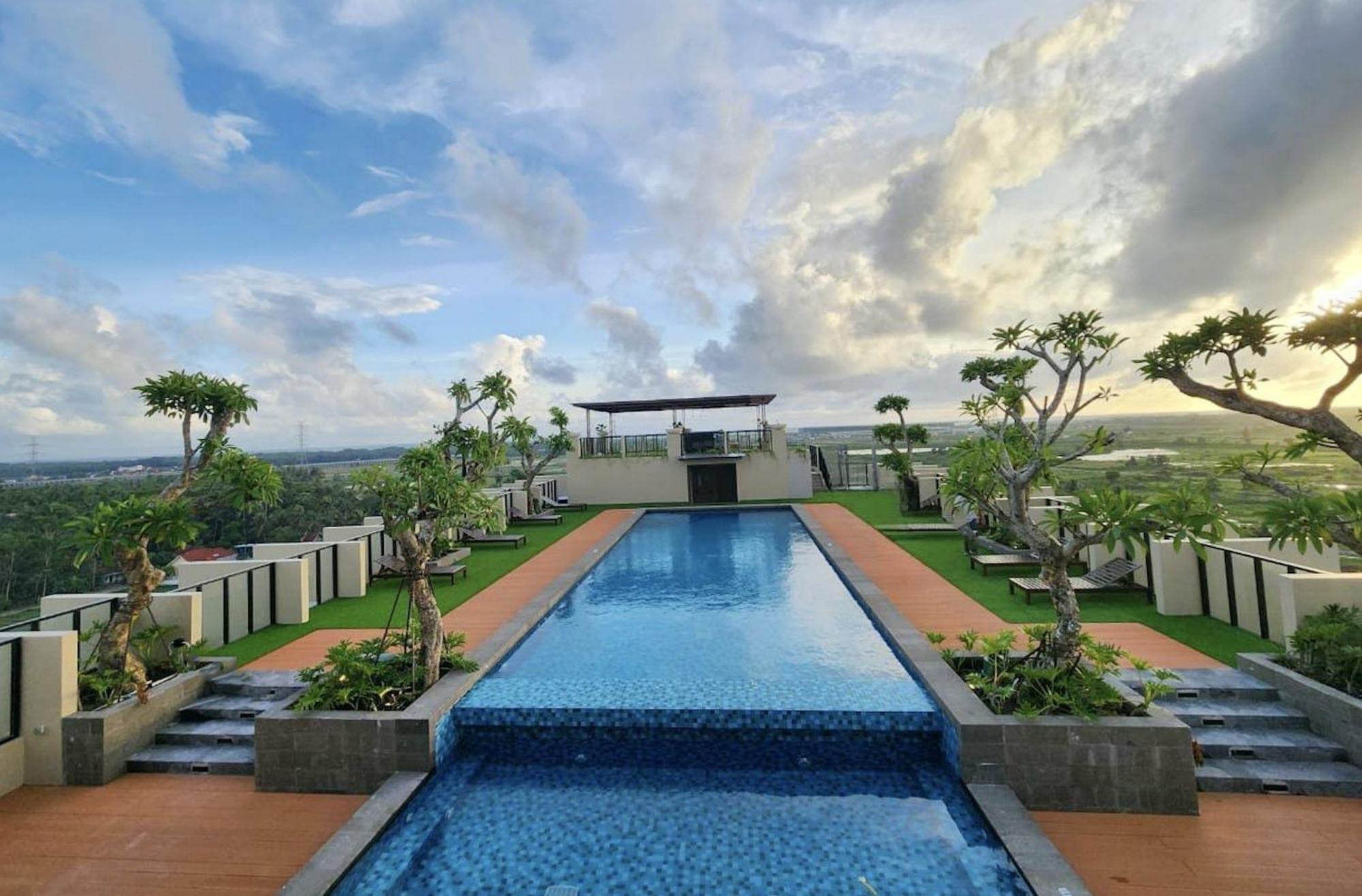 Swiss-Belhotel Airport Yogyakarta Temon Exterior photo